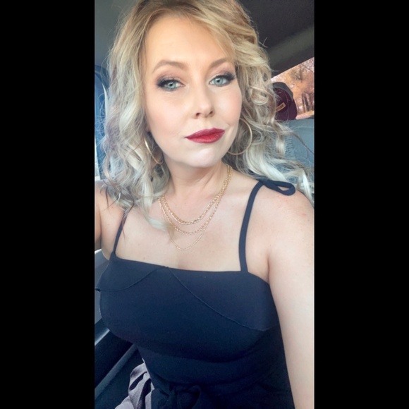 Meet your Posher, Kacey - Picture 1 of 4